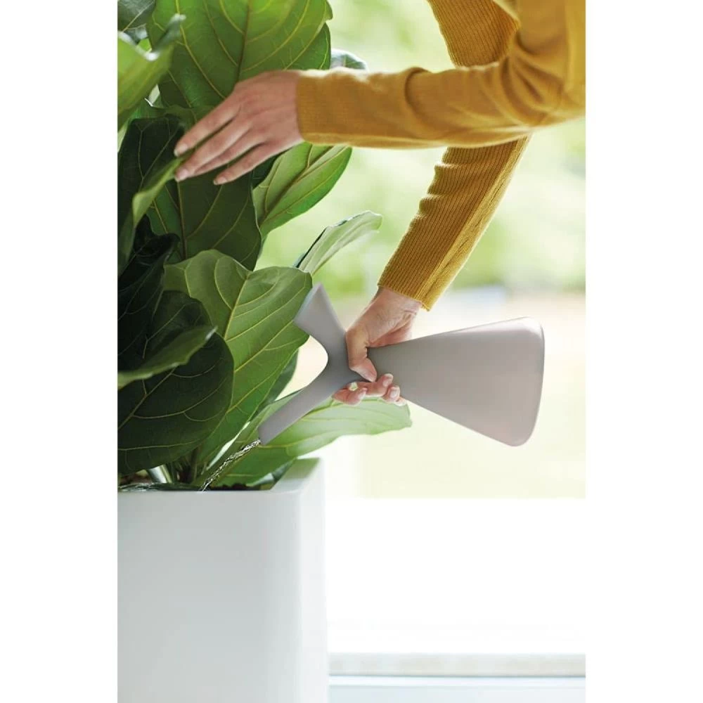 Elho 1.7 Litre Warm Grey Plunge Watering Can 4 Elho 1.7 Litre Warm Grey Plunge Watering Can - Image 2